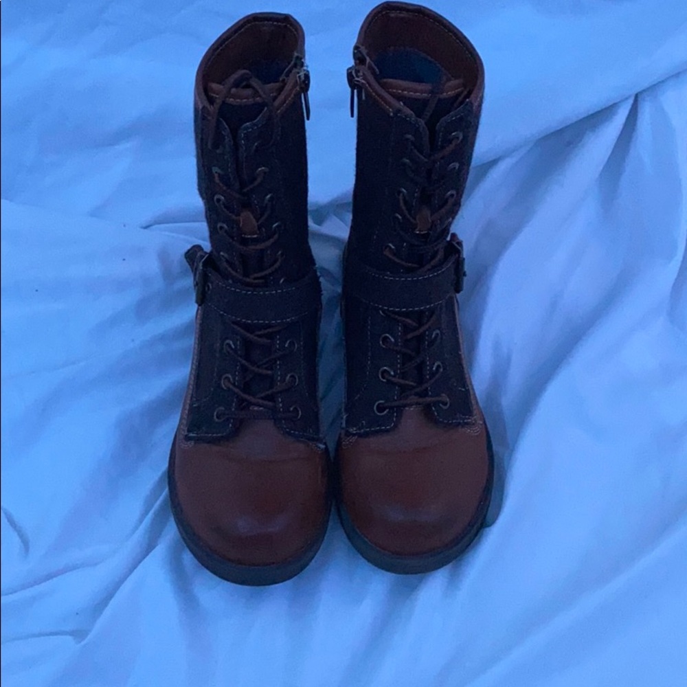 Levi boots